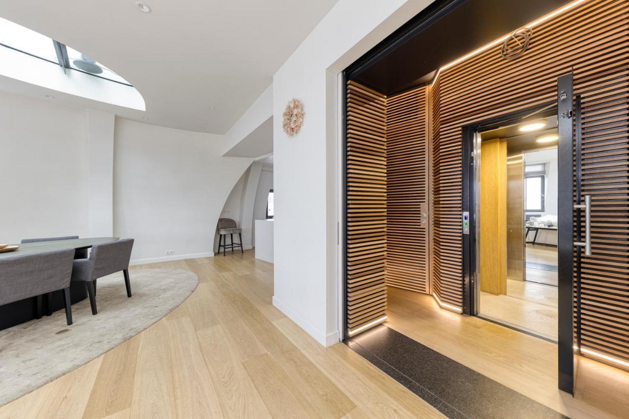Triplex Penthouse In The City Center Bryssel Exteriör bild