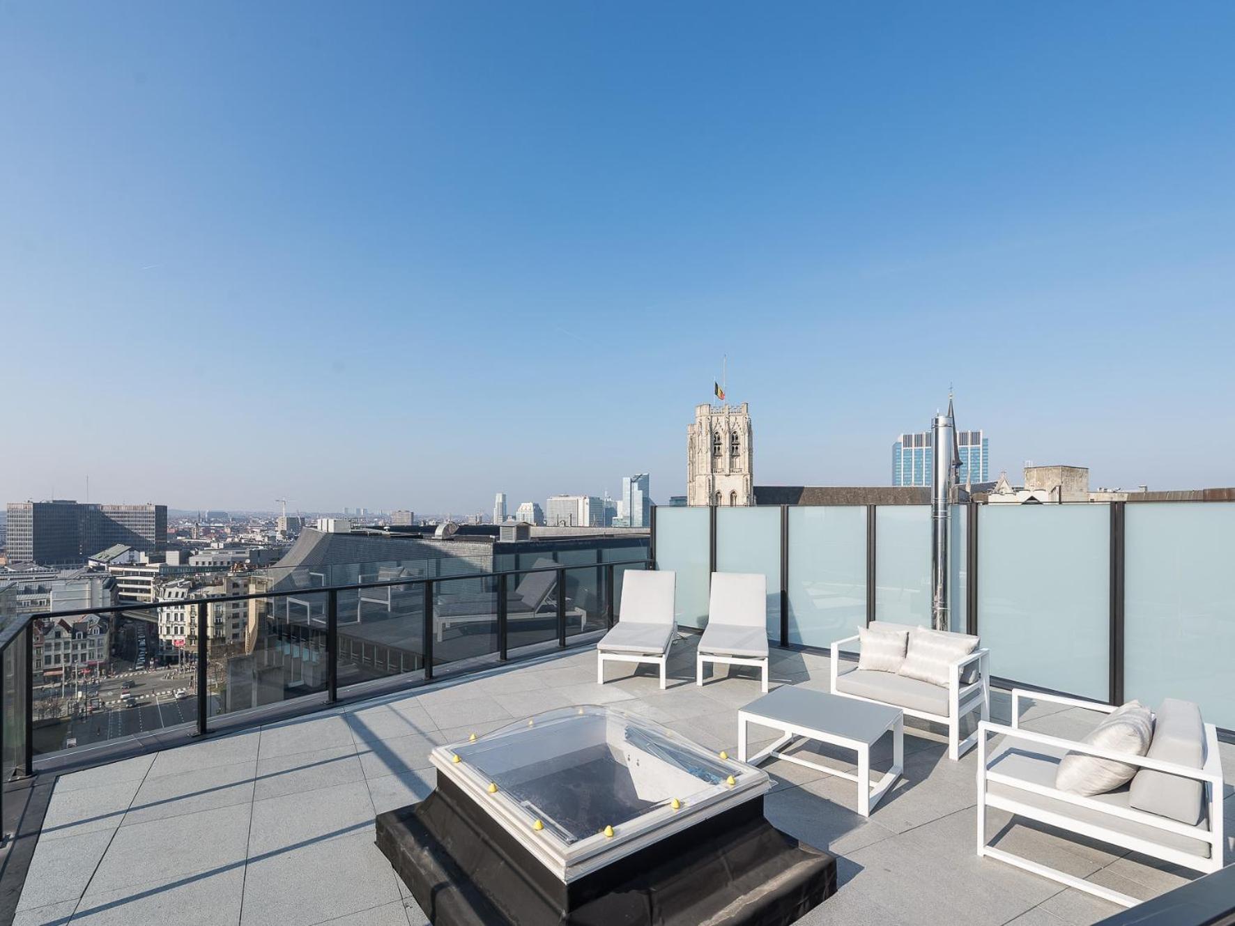 Triplex Penthouse In The City Center Bryssel Exteriör bild