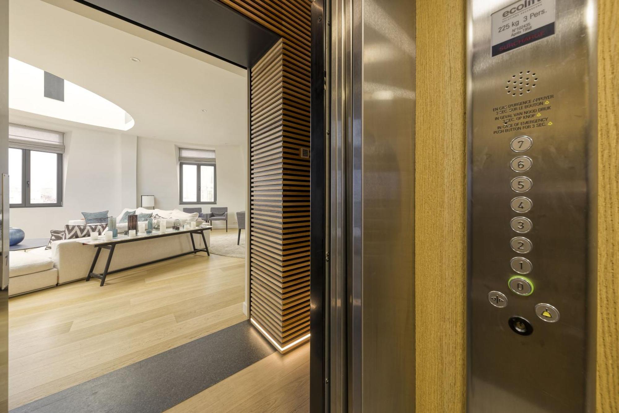 Triplex Penthouse In The City Center Bryssel Exteriör bild
